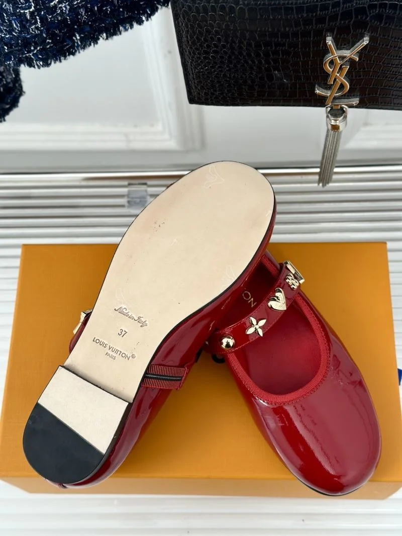 NewStyle Louis Vuitton Flat Shoes 31292