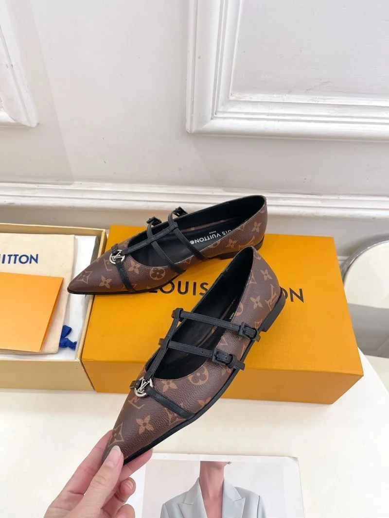 NewStyle Louis Vuitton Flat Shoes 31285