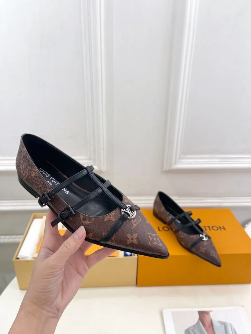 NewStyle Louis Vuitton Flat Shoes 31285