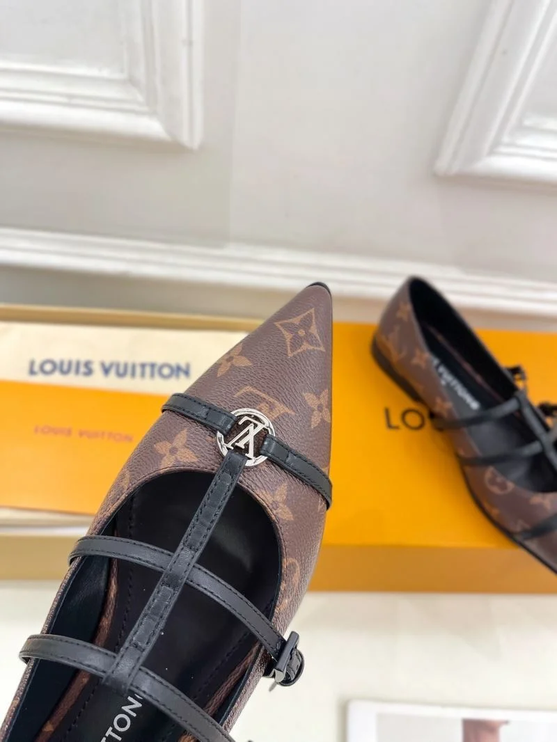 NewStyle Louis Vuitton Flat Shoes 31285