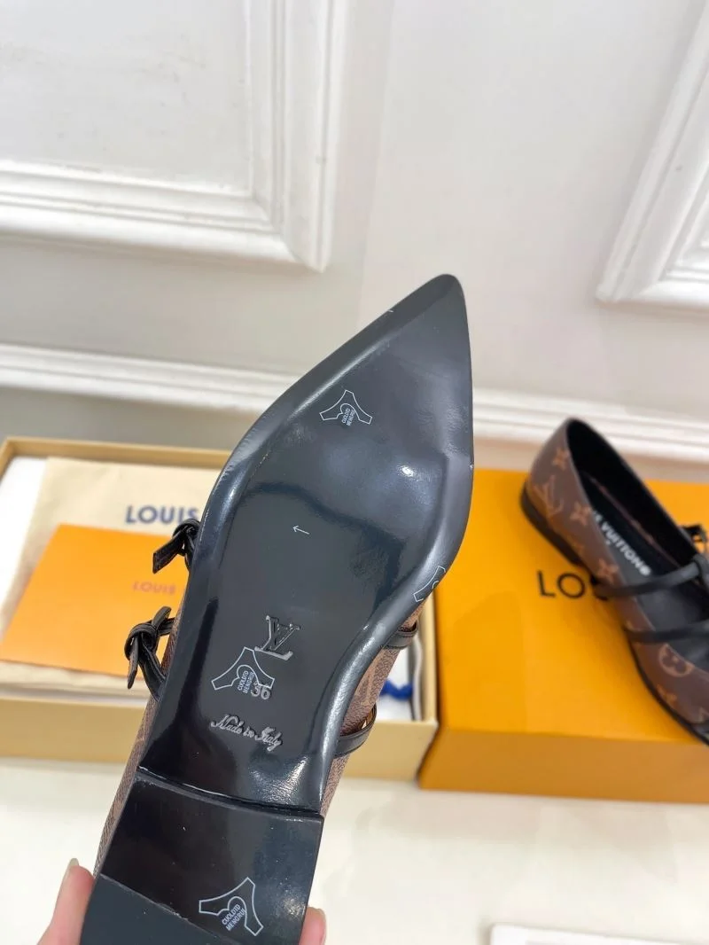 NewStyle Louis Vuitton Flat Shoes 31285