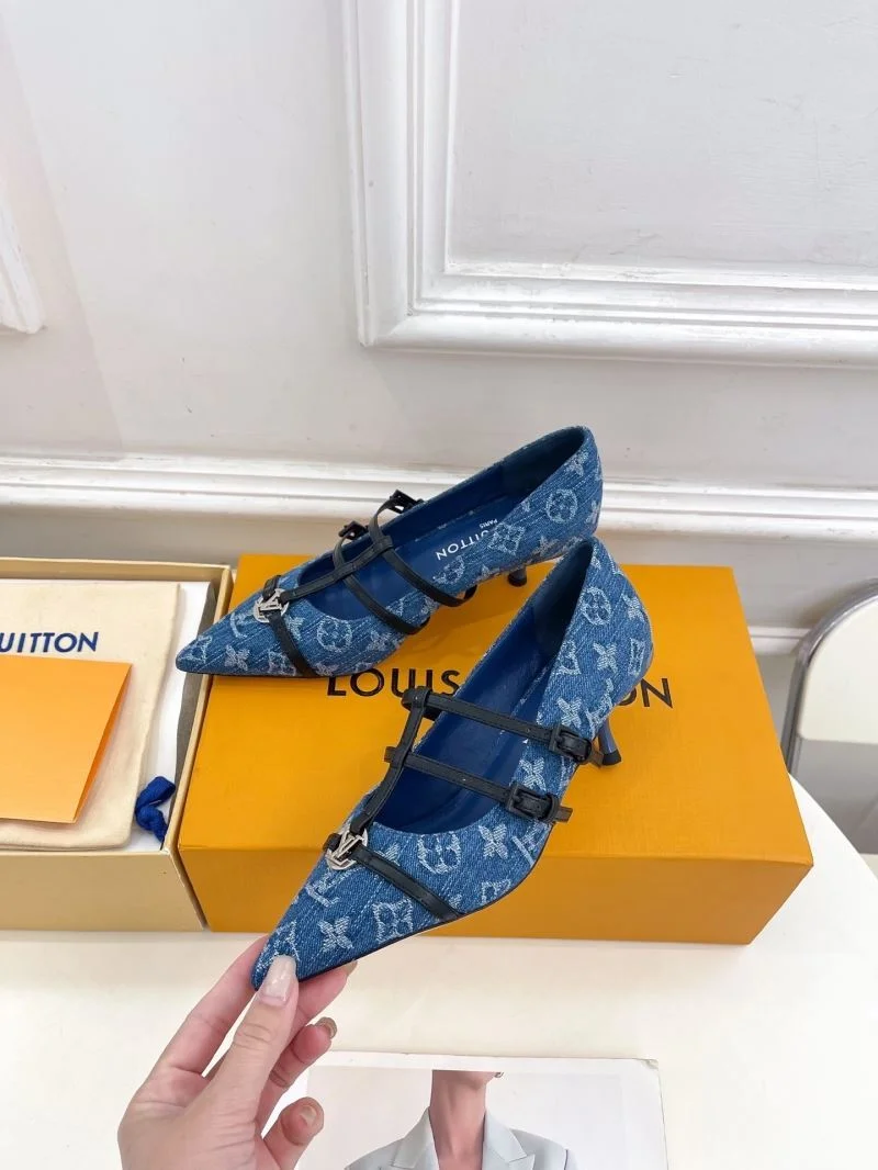 Louis Vuitton Flat Shoes Refined 31301