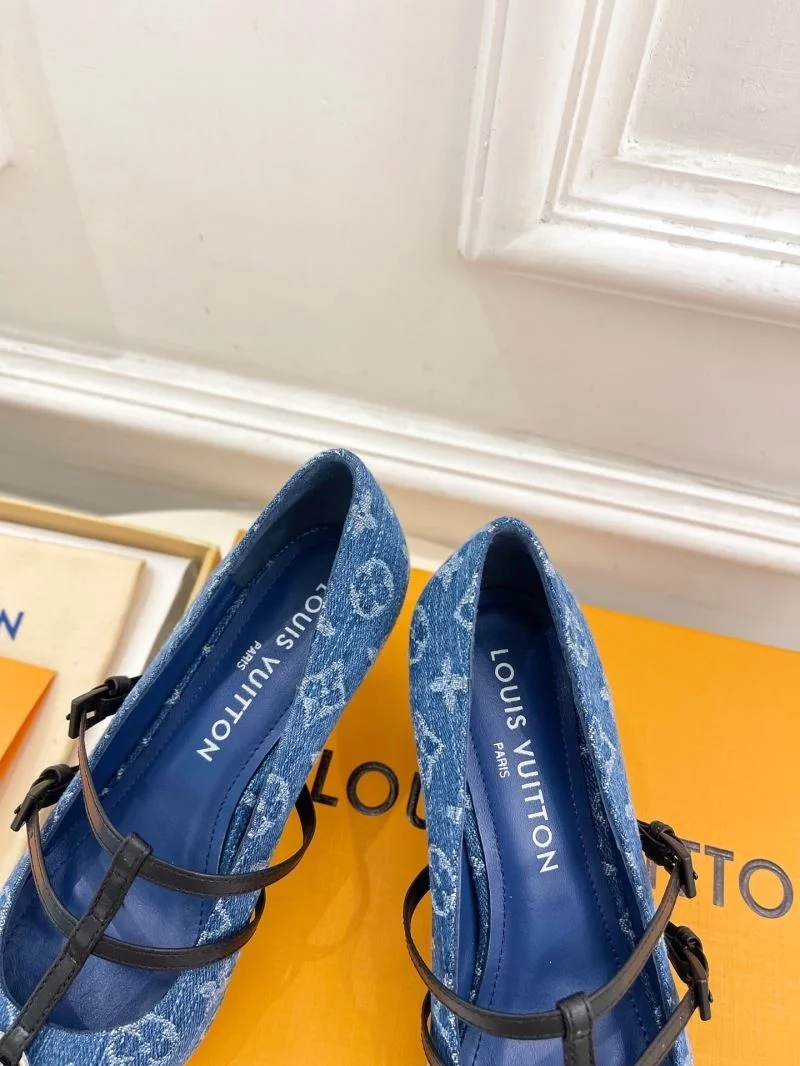 Louis Vuitton Flat Shoes Refined 31301