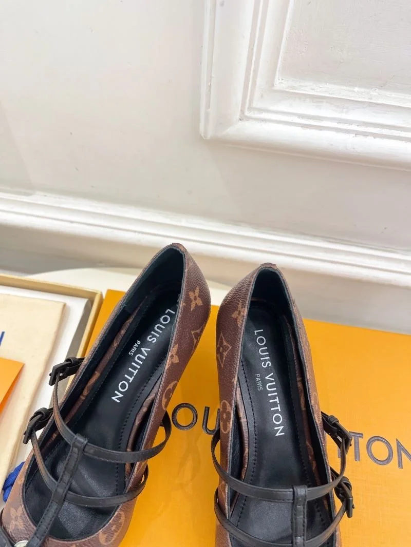SportInspired Louis Vuitton Flat Shoes 31279