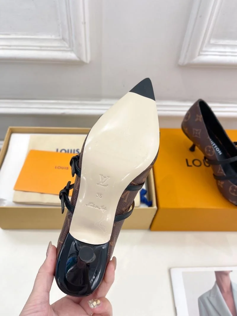 SportInspired Louis Vuitton Flat Shoes 31279
