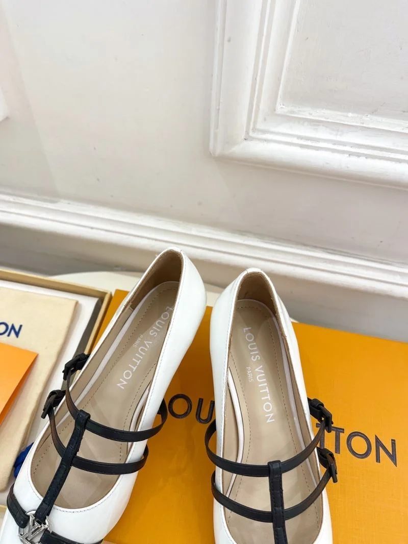 Louis Vuitton Flat Shoes Timeless 31294