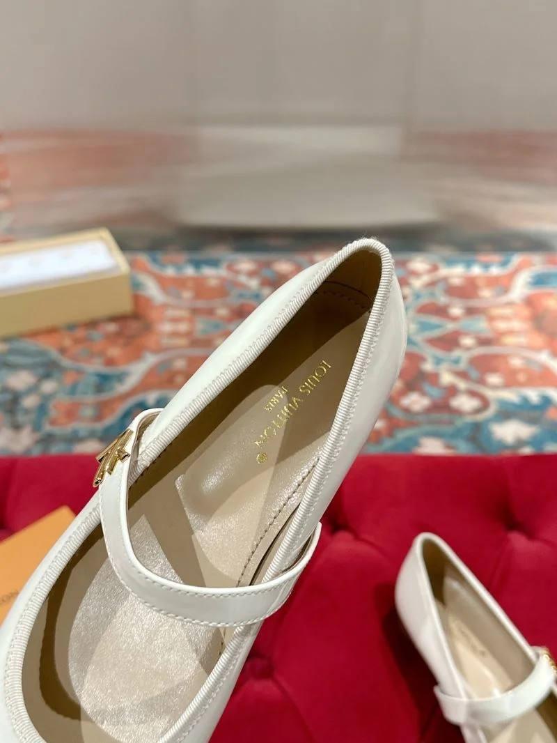 Effortless Louis Vuitton Flat Shoes 31280