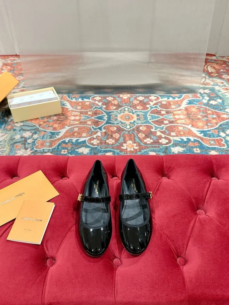 Louis Vuitton Flat Shoes SunProtective 31276