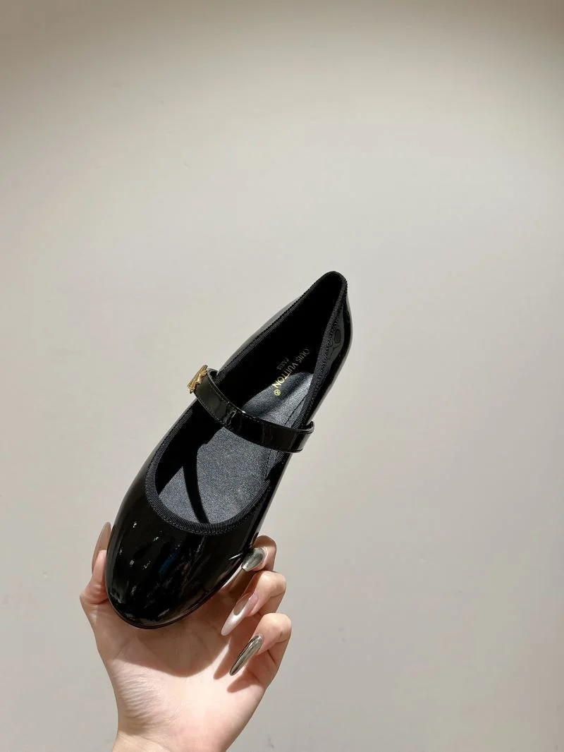 Louis Vuitton Flat Shoes SunProtective 31276