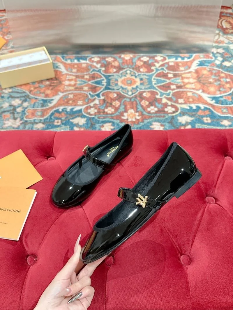 Louis Vuitton Flat Shoes SunProtective 31276