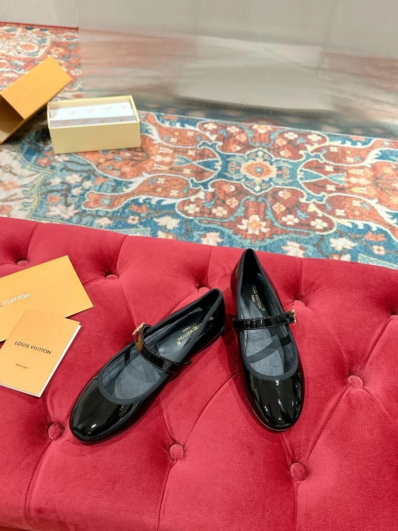 Louis Vuitton Flat Shoes SunProtective 31276