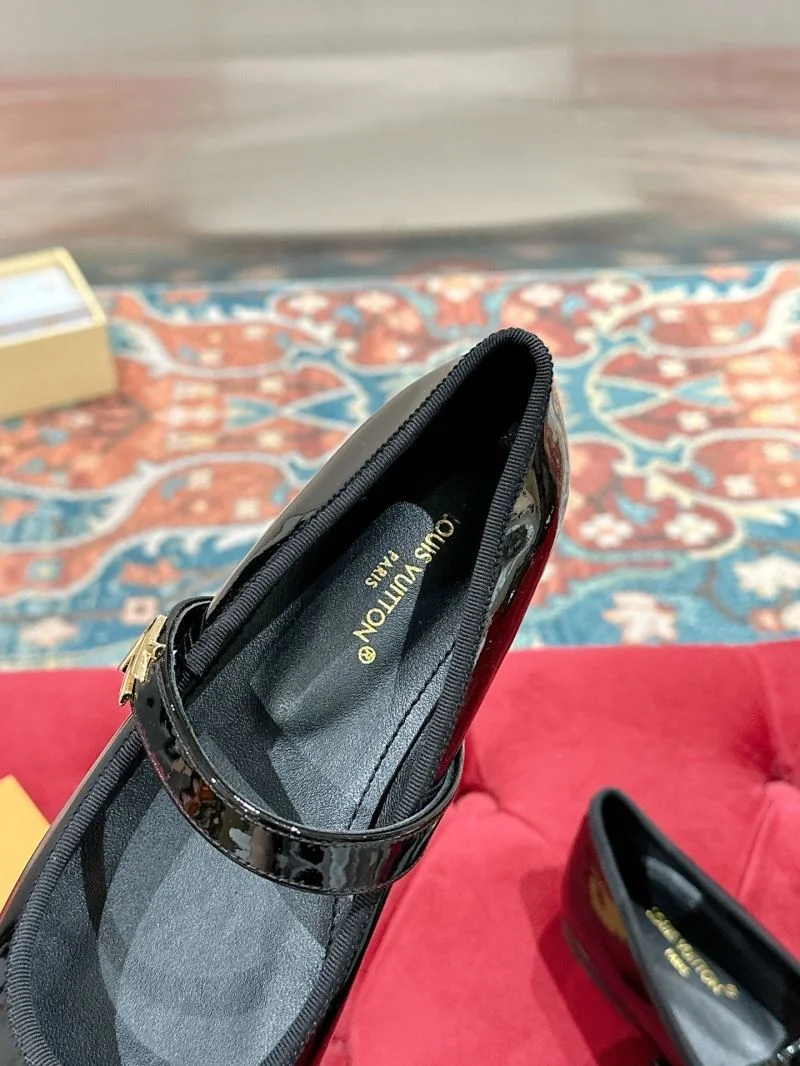 Louis Vuitton Flat Shoes SunProtective 31276