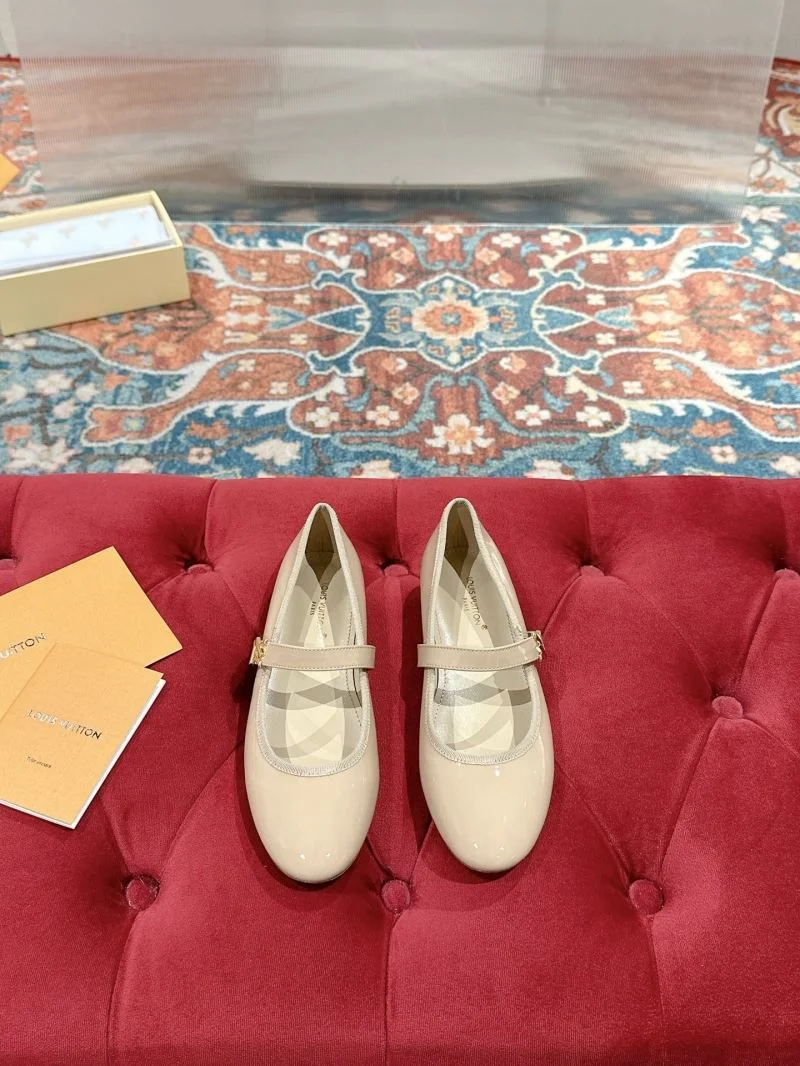 Louis Vuitton Flat Shoes Bright 31274