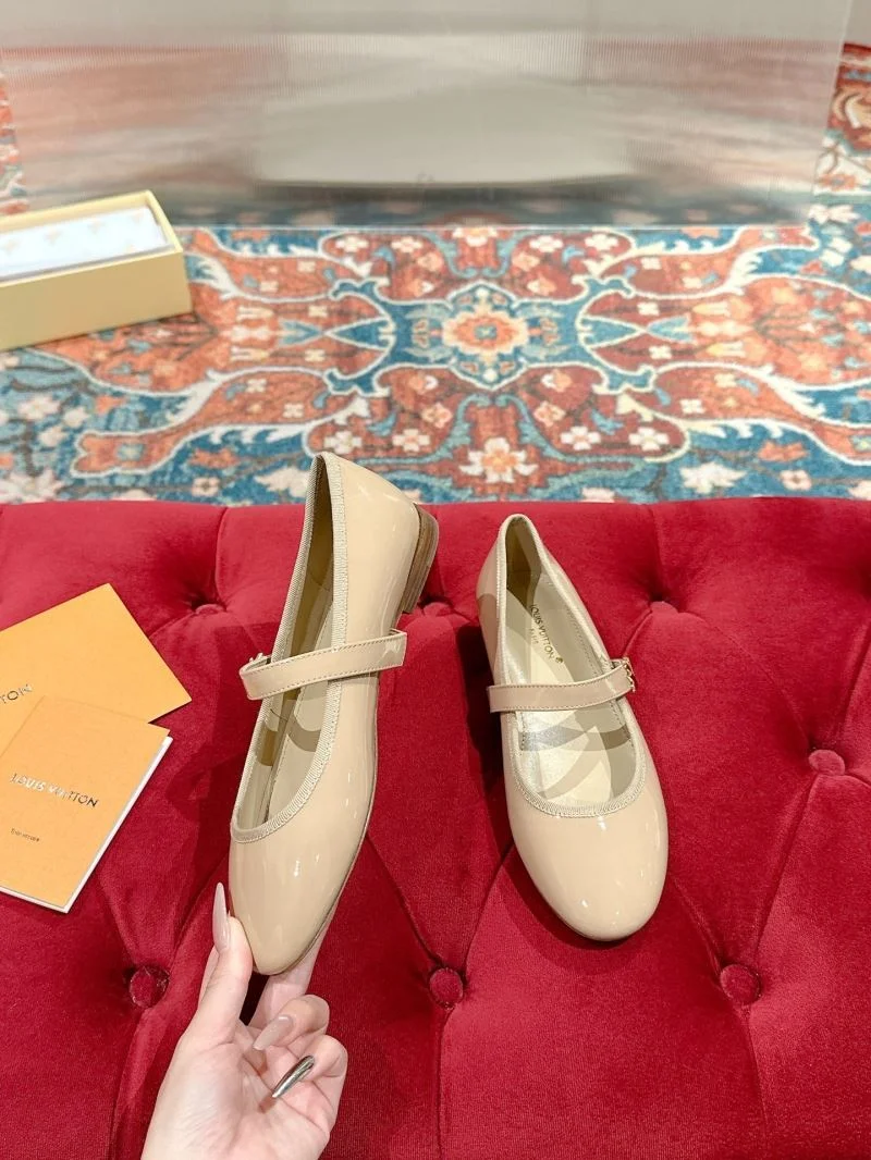 Louis Vuitton Flat Shoes Bright 31274