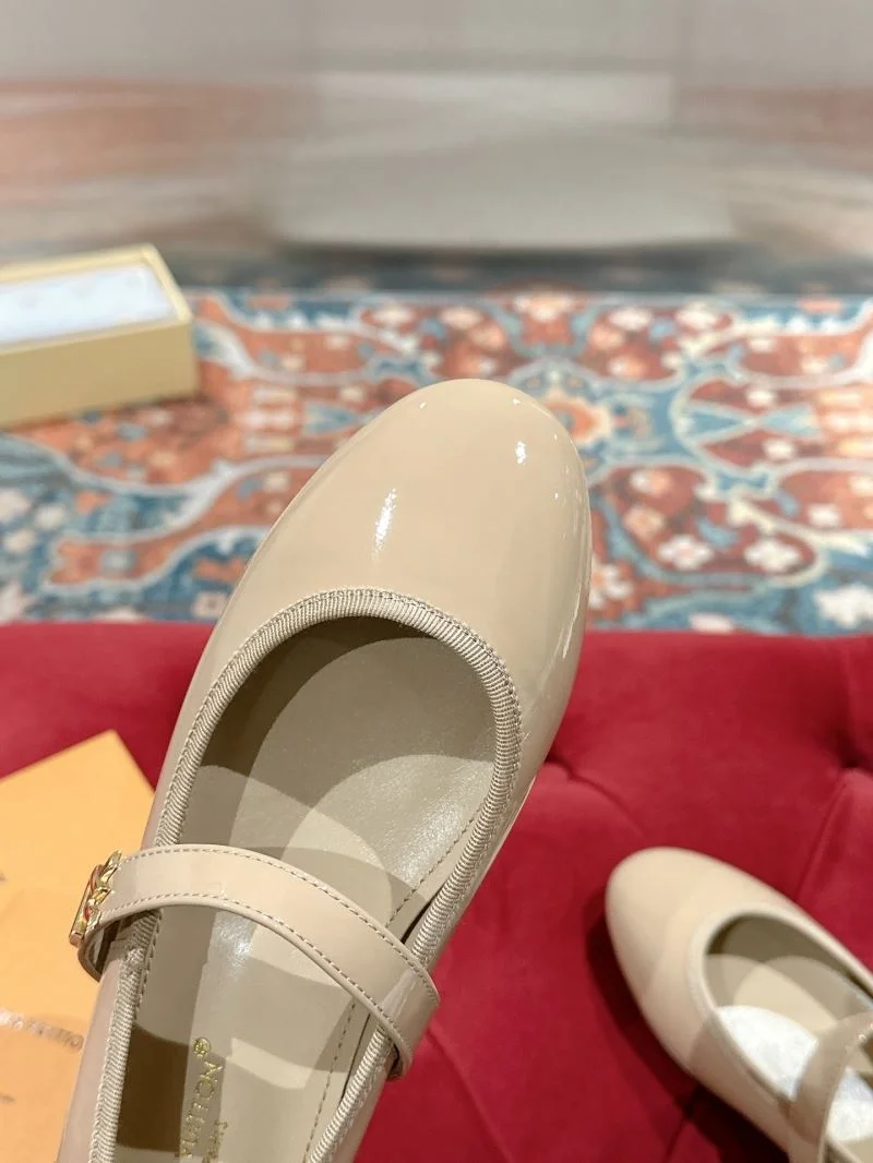 Louis Vuitton Flat Shoes Bright 31274
