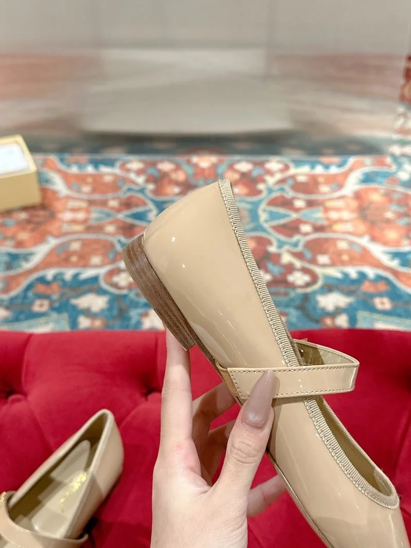 Louis Vuitton Flat Shoes Bright 31274