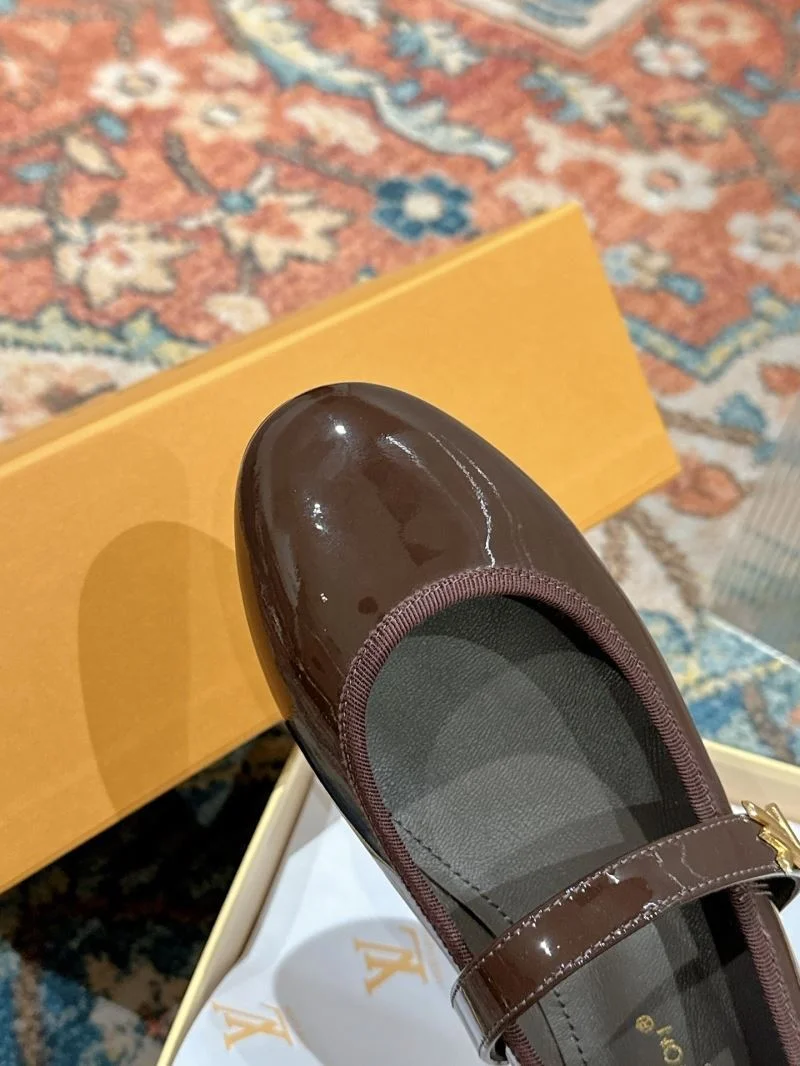 Contemporary Louis Vuitton Flat Shoes 31273