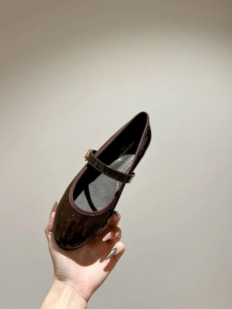 Contemporary Louis Vuitton Flat Shoes 31273