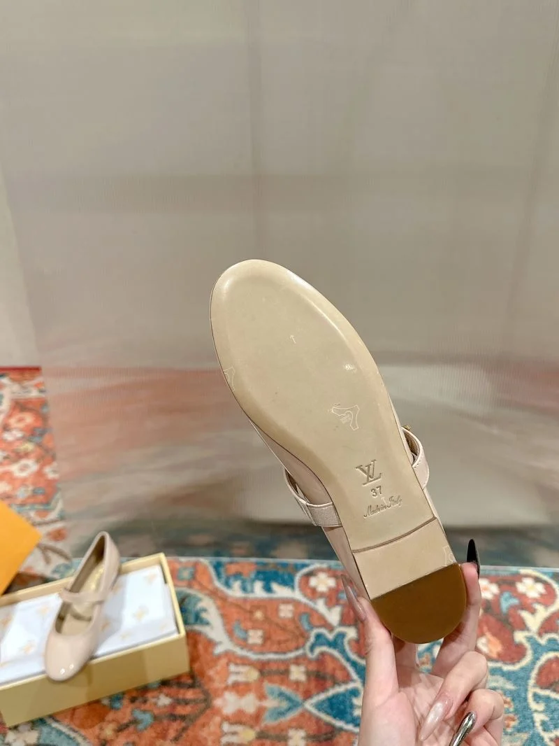 Louis Vuitton Flat Shoes Cozy 31275