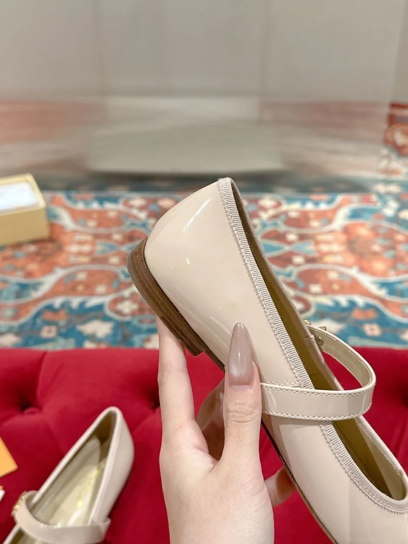 Louis Vuitton Flat Shoes Cozy 31275