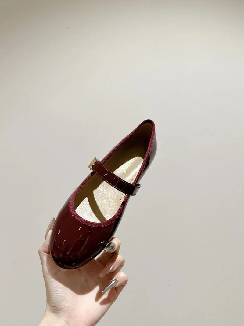 Louis Vuitton Flat Shoes Durable 31271