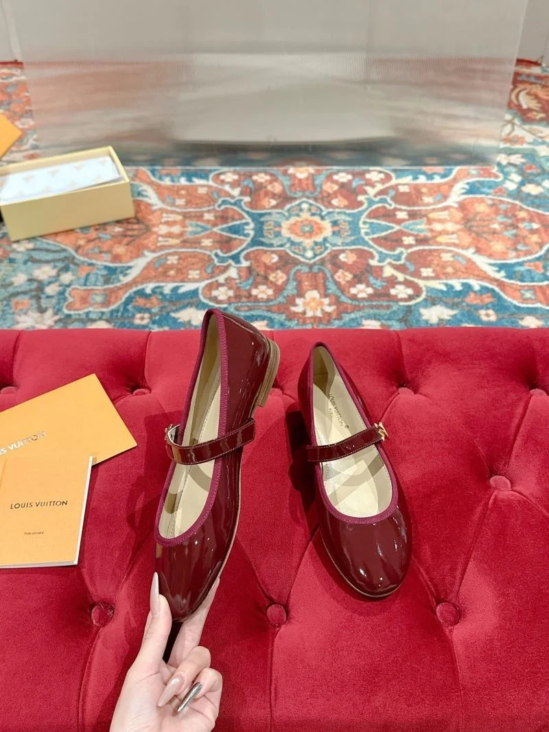 Louis Vuitton Flat Shoes Durable 31271