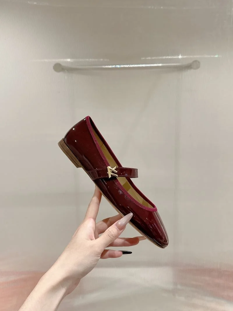 Louis Vuitton Flat Shoes Durable 31271