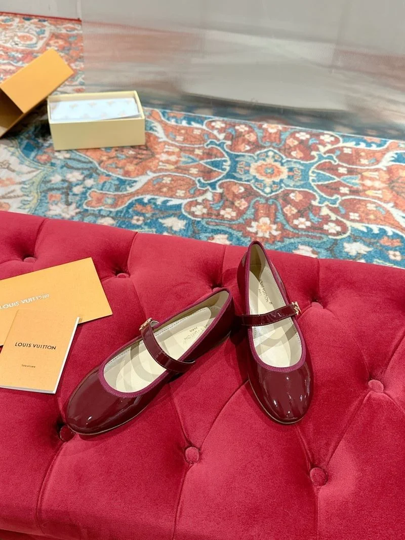 Louis Vuitton Flat Shoes Durable 31271