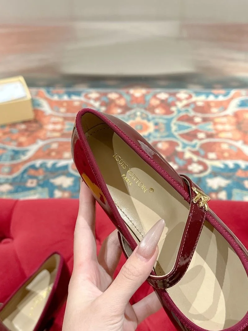 Louis Vuitton Flat Shoes Durable 31271