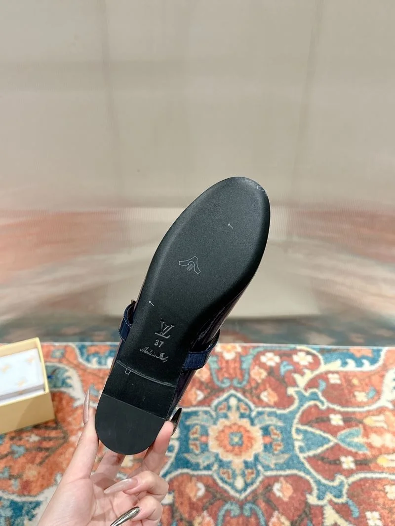 Louis Vuitton Flat Shoes Stylish 31270