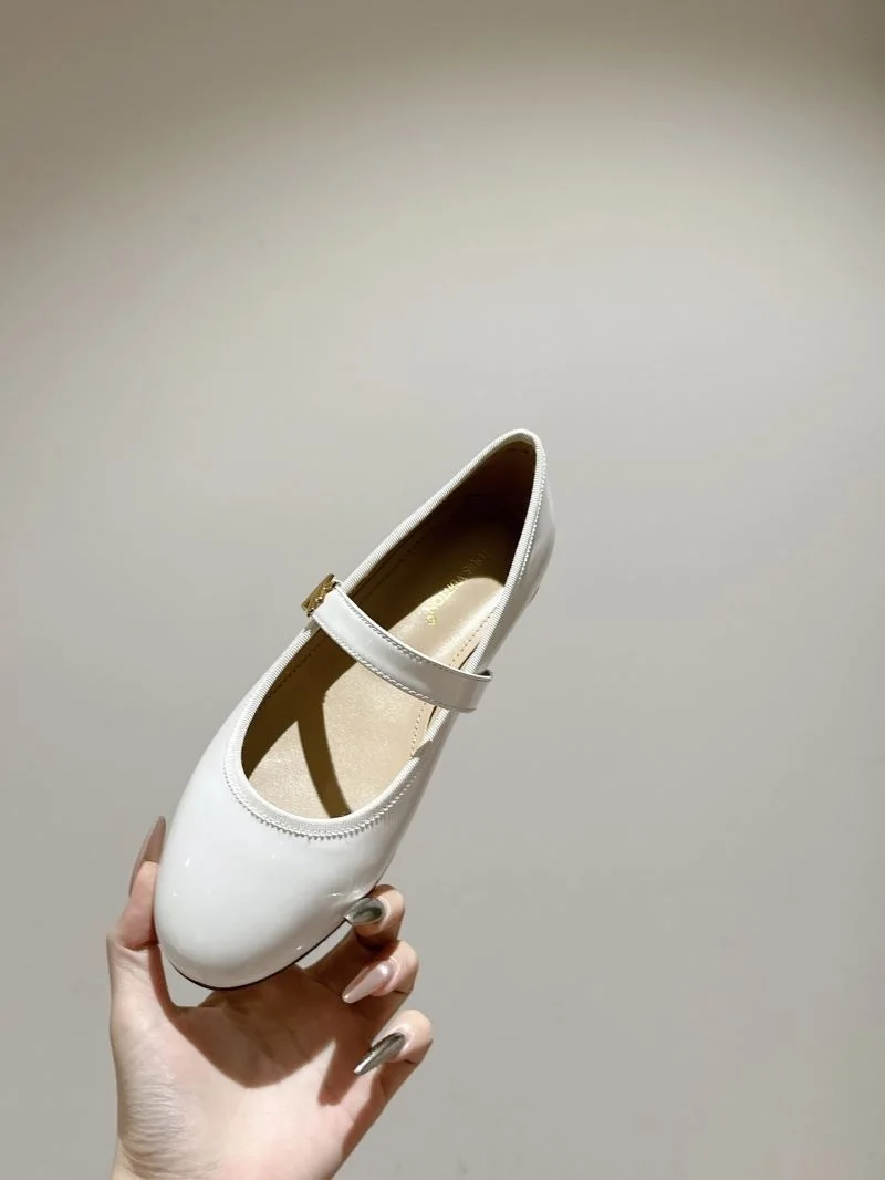 Modern Louis Vuitton Flat Shoes 31252