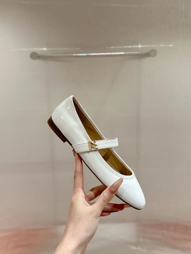 Modern Louis Vuitton Flat Shoes 31252