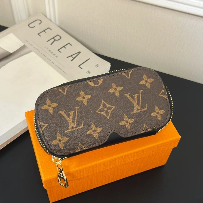 Louis Vuitton Glass Boxes TimelessDesign 262818