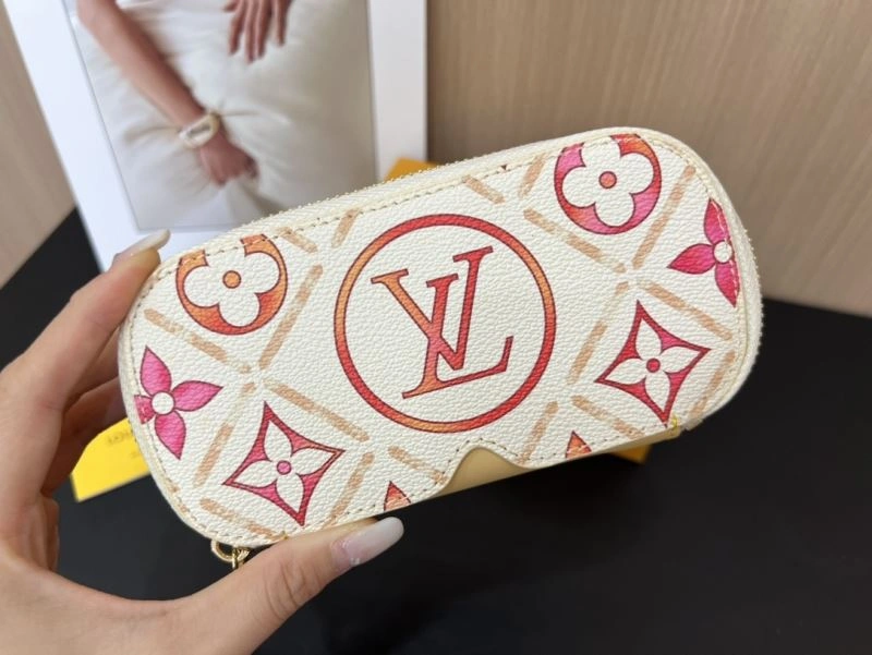 WaterResistant Louis Vuitton Glass Boxes 262822