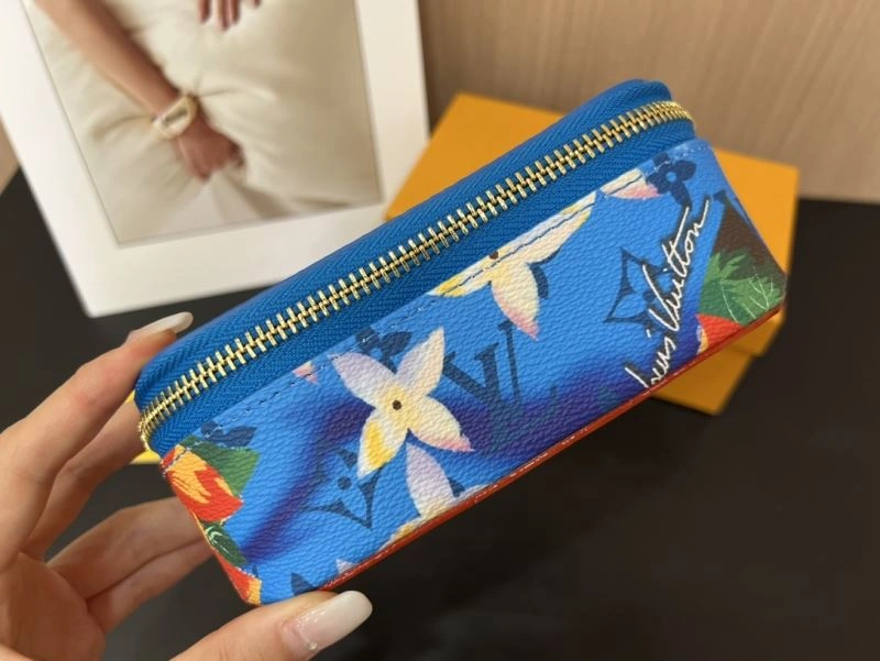 Unique Louis Vuitton Glass Boxes 262808