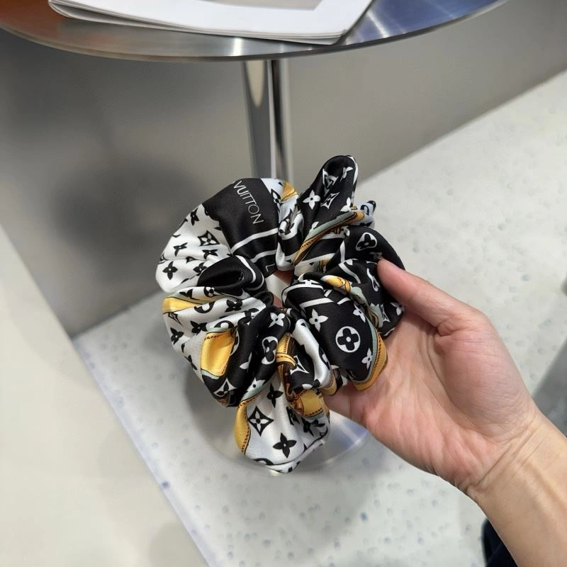 WellDesigned Louis Vuitton Hair Hoop 264060