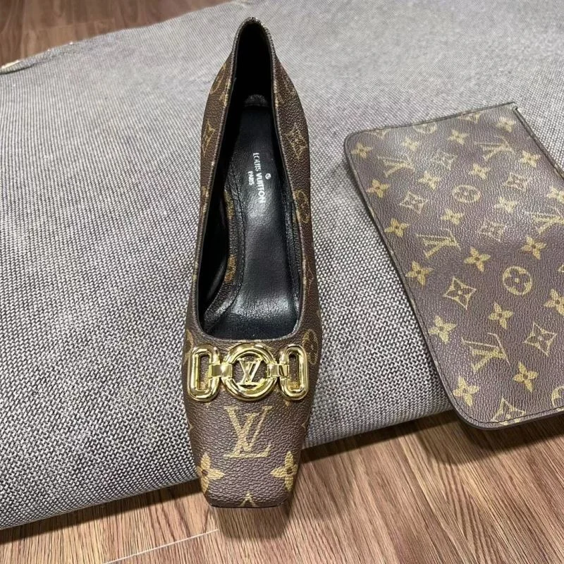 Louis Vuitton Heeled Shoes Versatile 32376