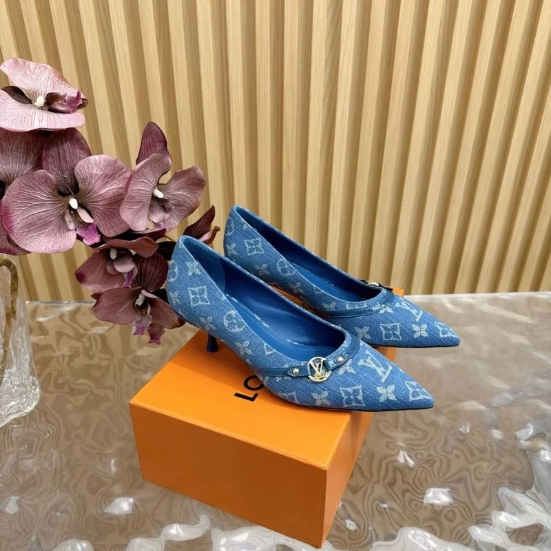 Sleek Louis Vuitton Heeled Shoes 32377