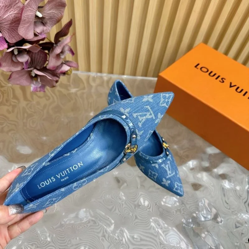 Sleek Louis Vuitton Heeled Shoes 32377