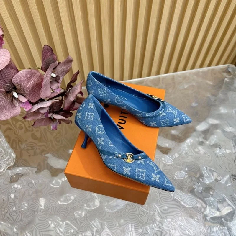 Sleek Louis Vuitton Heeled Shoes 32377