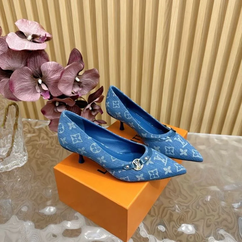 Sleek Louis Vuitton Heeled Shoes 32377
