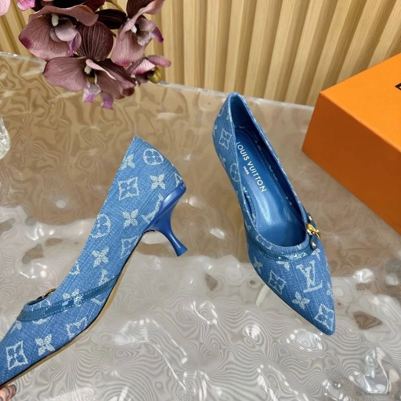 Sleek Louis Vuitton Heeled Shoes 32377