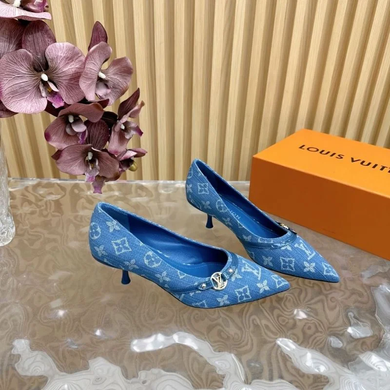 Sleek Louis Vuitton Heeled Shoes 32377