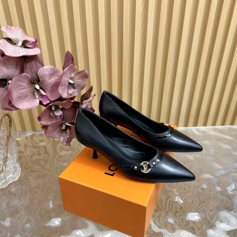 Trendsetting Louis Vuitton Heeled Shoes 32370