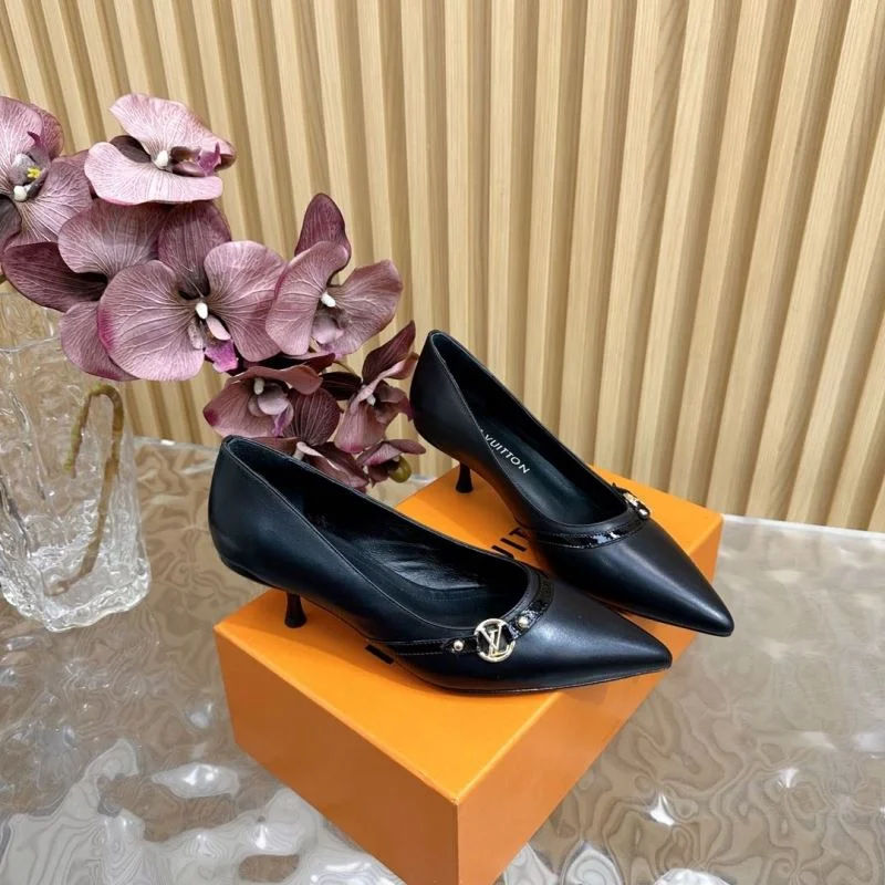 Trendsetting Louis Vuitton Heeled Shoes 32370