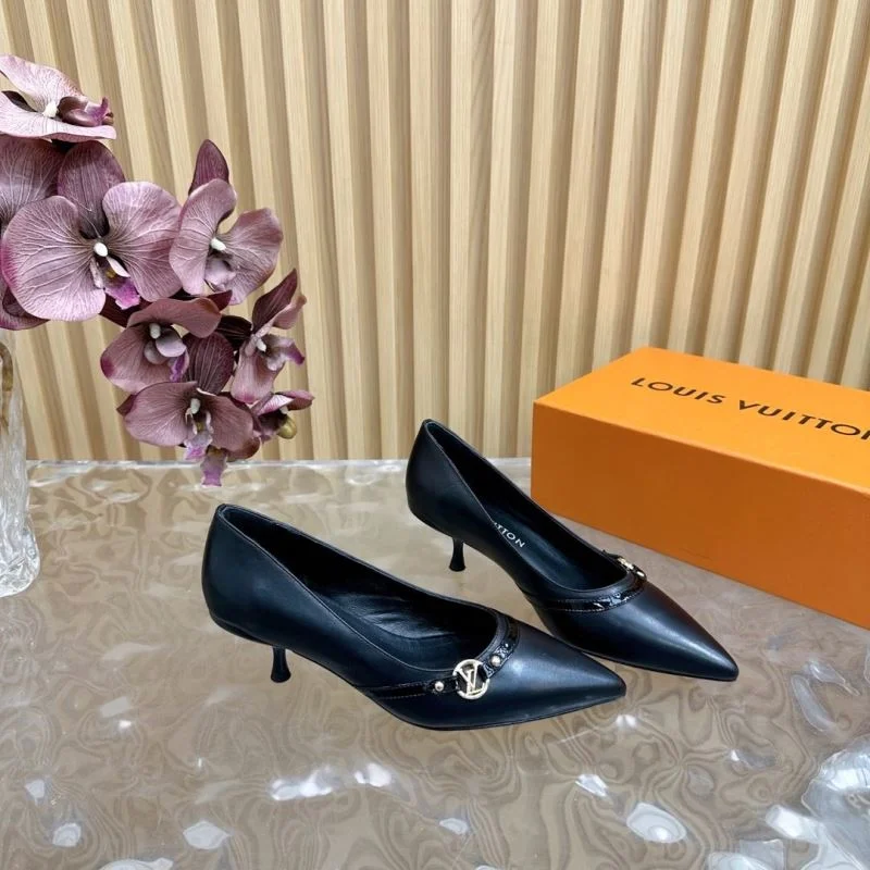Trendsetting Louis Vuitton Heeled Shoes 32370