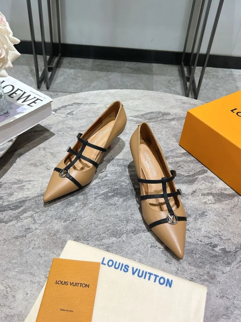 Versatile Louis Vuitton Heeled Shoes 32354