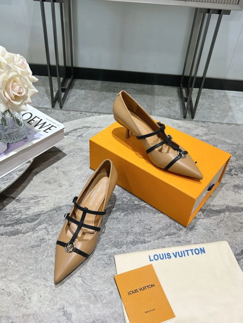 Versatile Louis Vuitton Heeled Shoes 32354