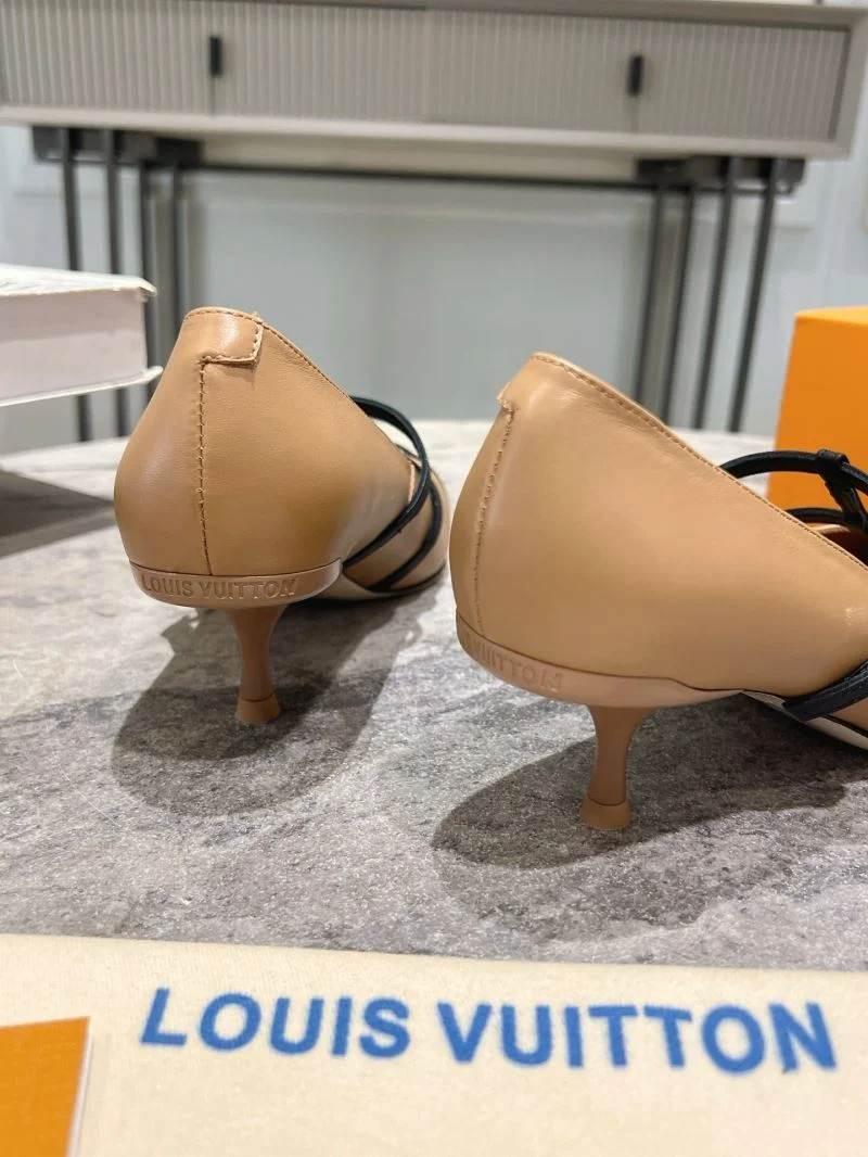 Versatile Louis Vuitton Heeled Shoes 32354