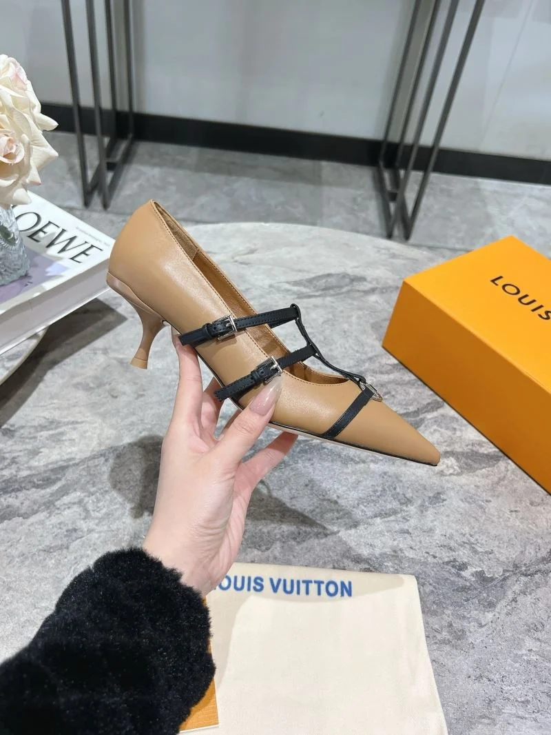 Versatile Louis Vuitton Heeled Shoes 32354